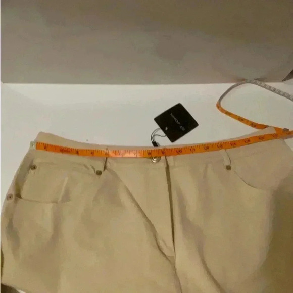 ST.John brand new beige color, jeans, pants, soft and stretchy. Amazing … - Picture 7 of 13